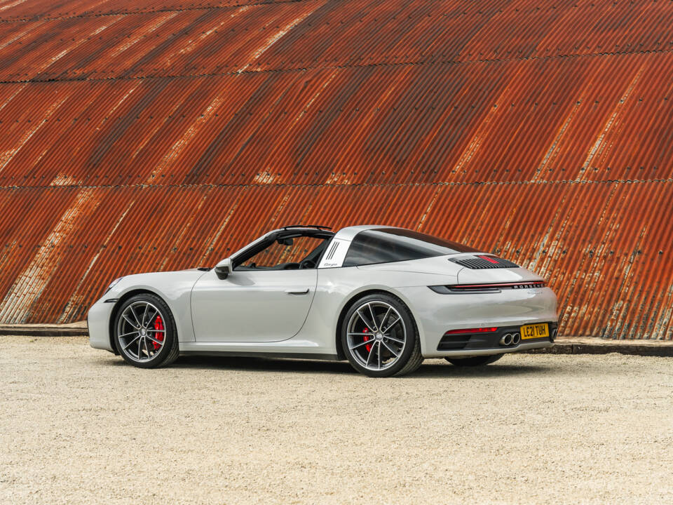 Immagine 9/33 di Porsche 911 Targa 4S (2021)