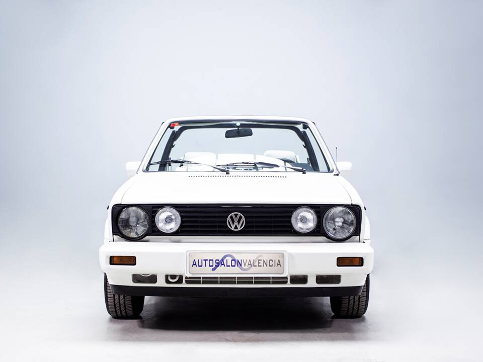 Image 2/37 of Volkswagen Golf Mk I Convertible 1.8 (1990)