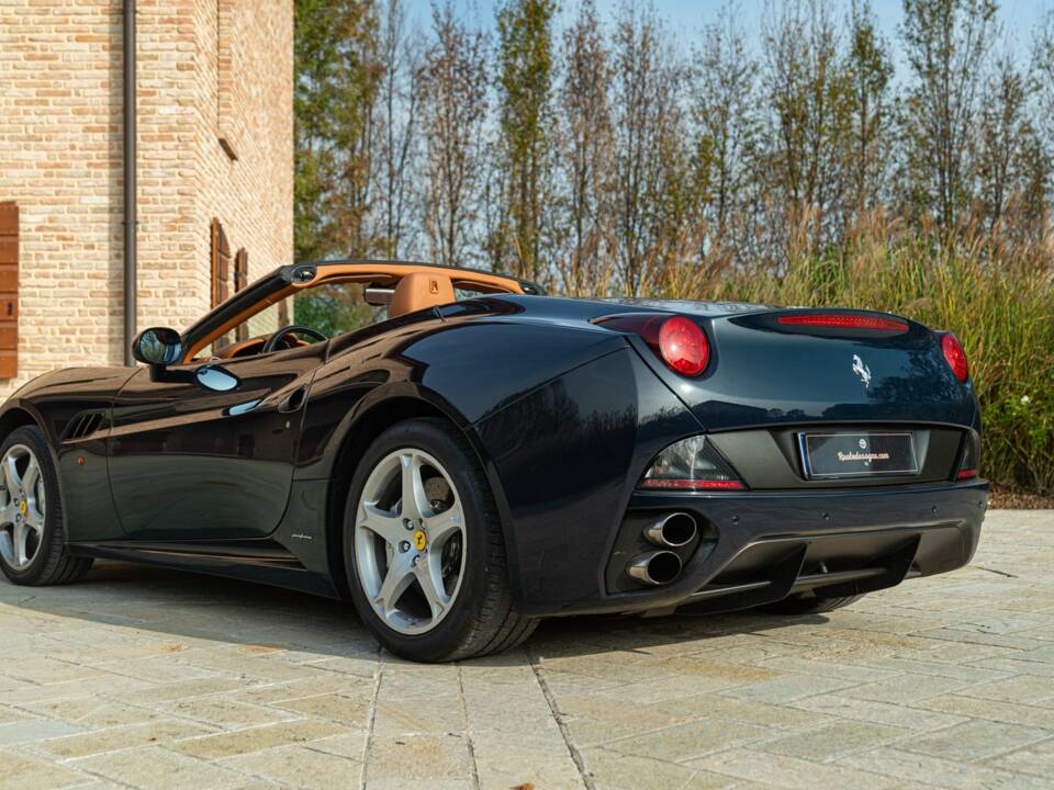 Bild 12/50 von Ferrari California (2010)