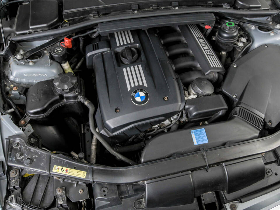 Imagen 41/50 de BMW 325i (2007)