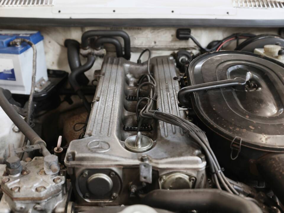 Image 27/36 of Mercedes-Benz 280 CE (1979)