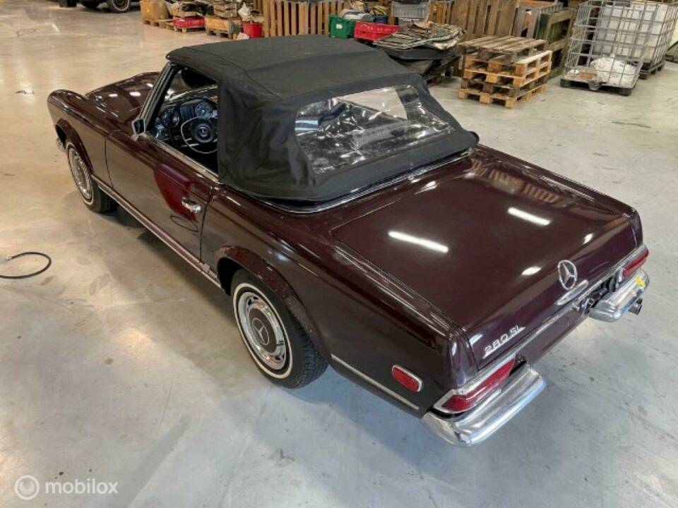 Image 11/19 of Mercedes-Benz 280 SL (1968)