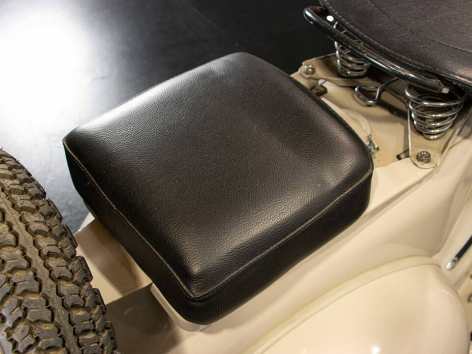 Bild 50/50 von Piaggio Vespa 150 "Struzzo" VL (1955)