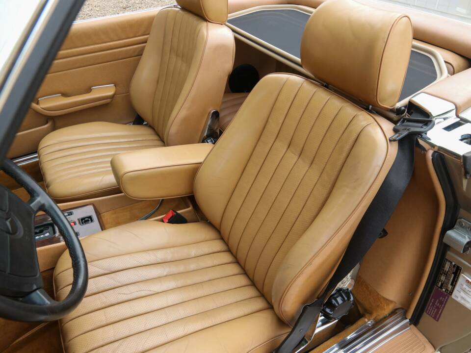 Image 47/50 de Mercedes-Benz 560 SL (1988)