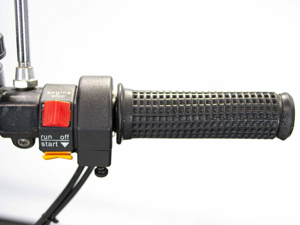 Image 33/44 de Moto Guzzi California II (1983)