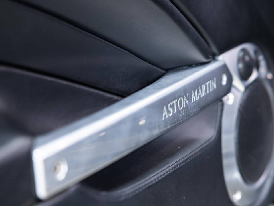 Afbeelding 8/31 van Aston Martin V12 Vanquish S (2006)