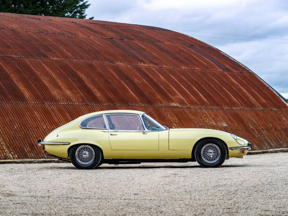 Bild 26/30 von Jaguar E-Type V12 (2+2) (1971)