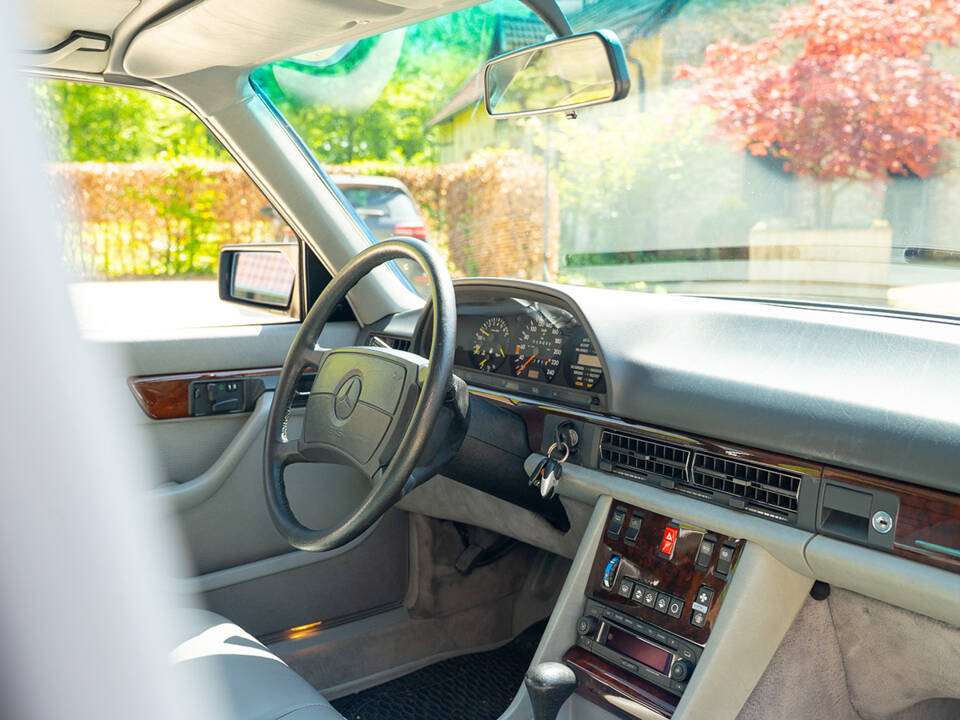 Bild 35/64 von Mercedes-Benz 500 SEL (1984)