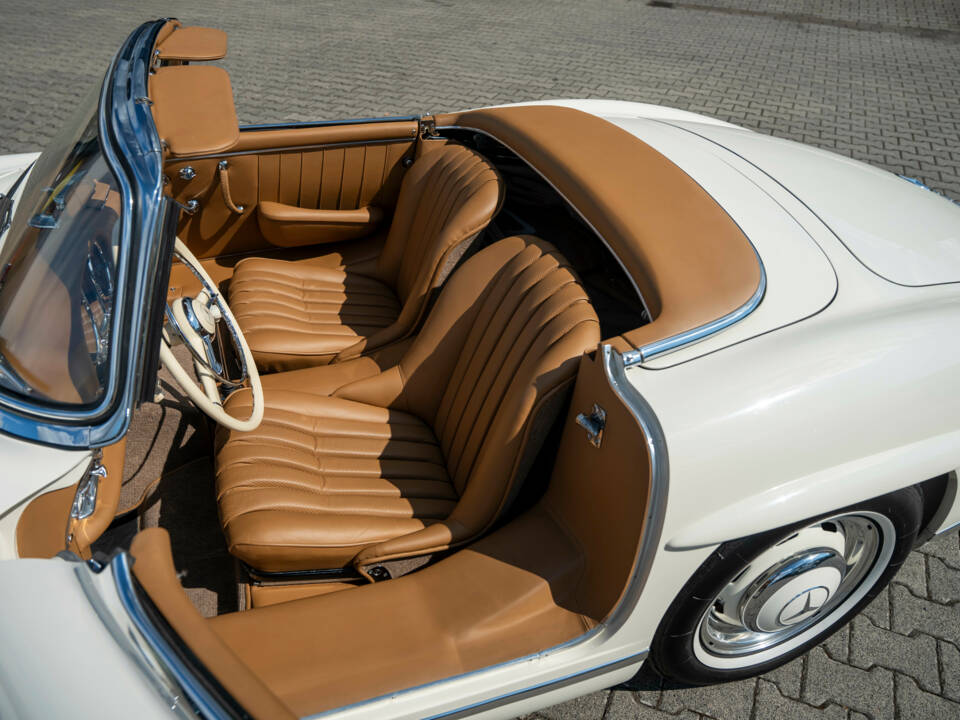 Immagine 18/38 di Mercedes-Benz 300 SL Roadster (1961)
