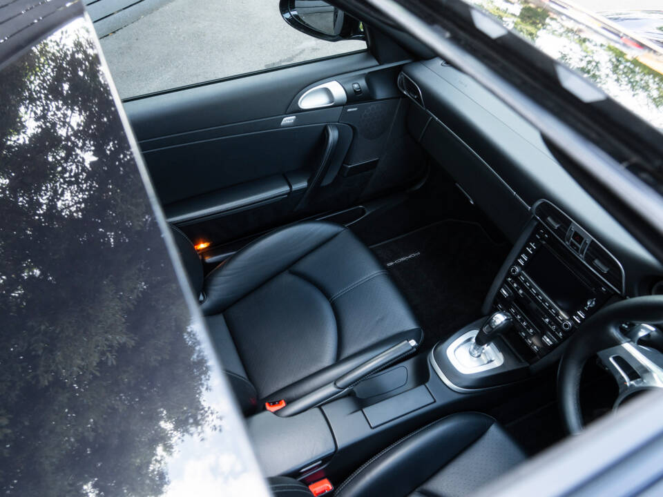 Imagen 21/51 de Porsche 911 Carrera 4 GTS (2012)