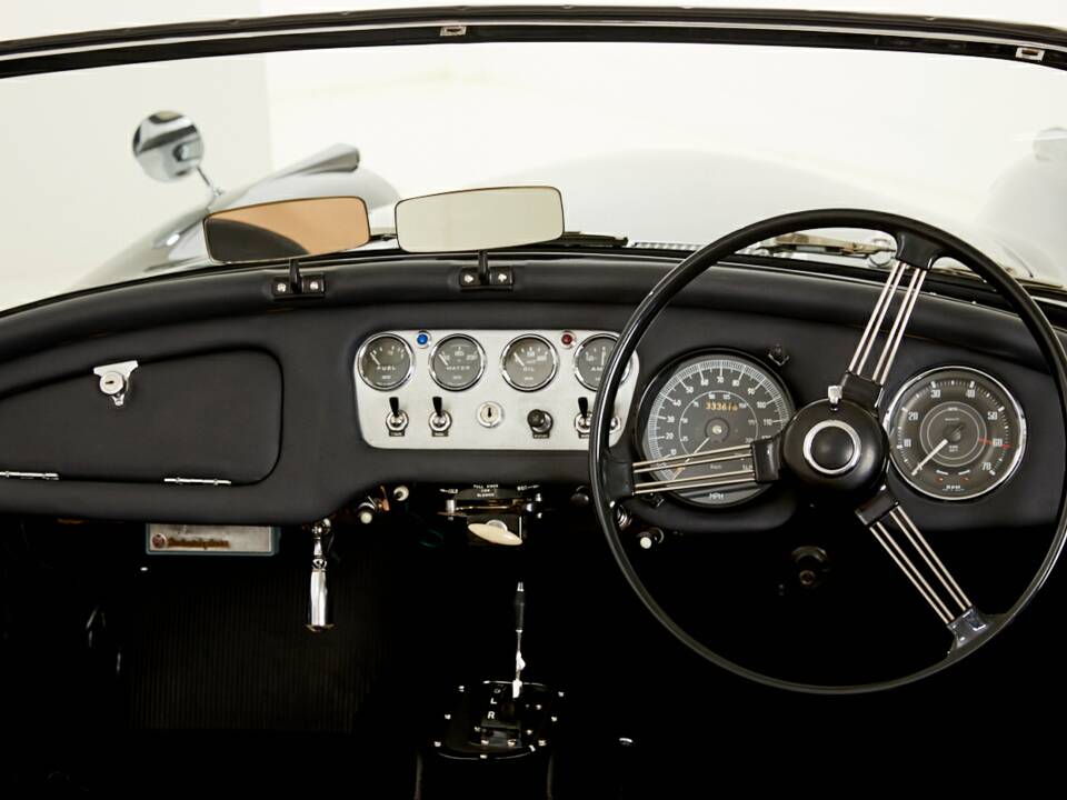 Immagine 9/19 di Daimler SP 250 (1964)