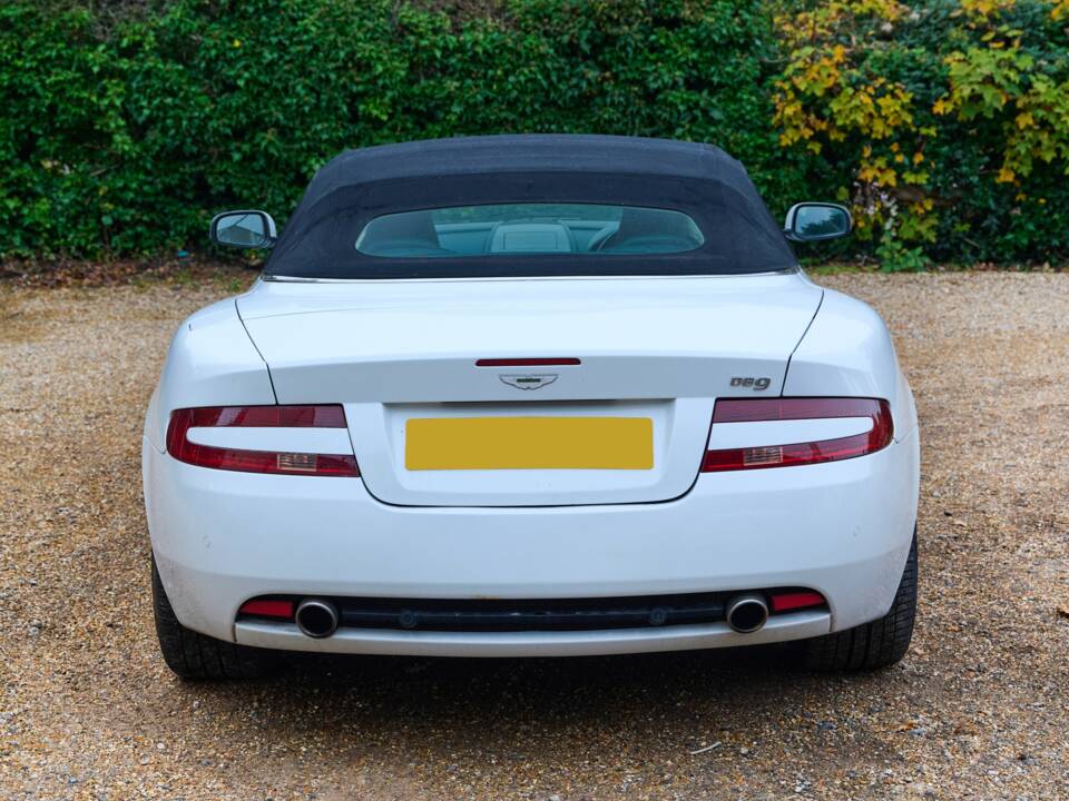 Image 40/50 of Aston Martin DB 9 Volante (2009)