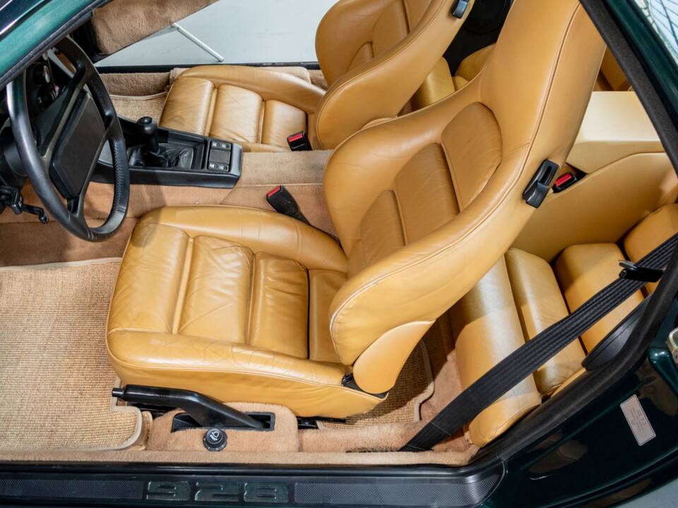 Immagine 17/22 di Porsche 928 S4 Clubsport (1988)