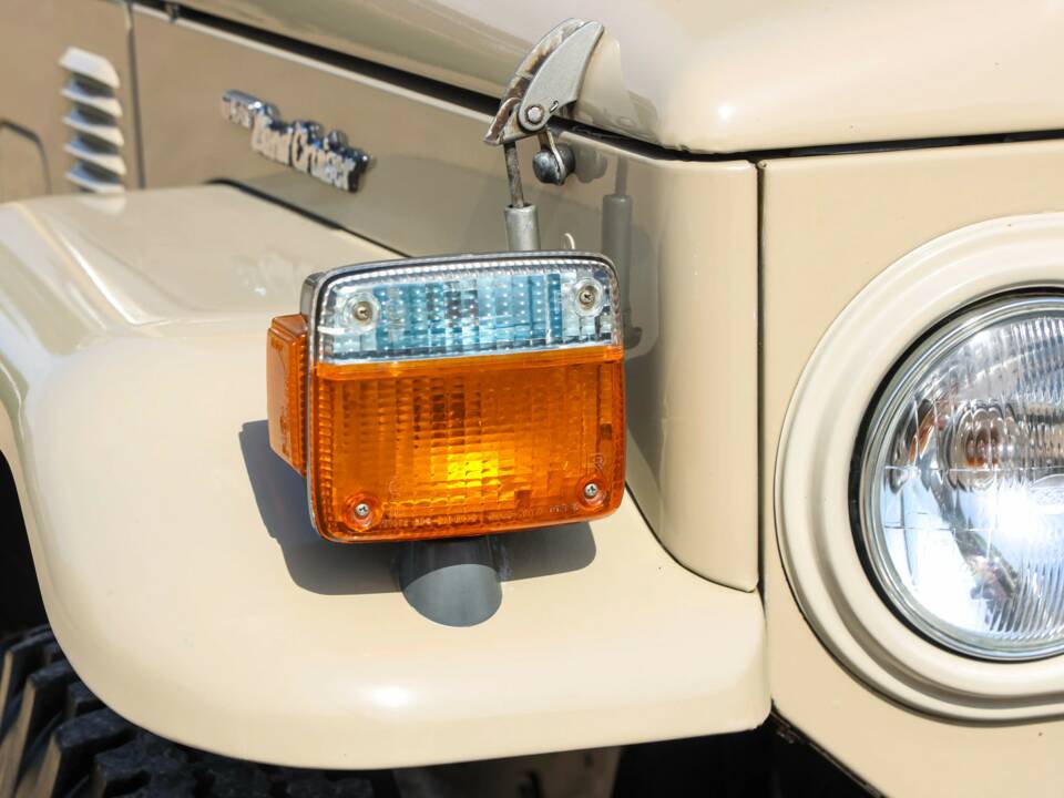 Bild 22/50 von Toyota Land Cruiser BJ 40 (1977)