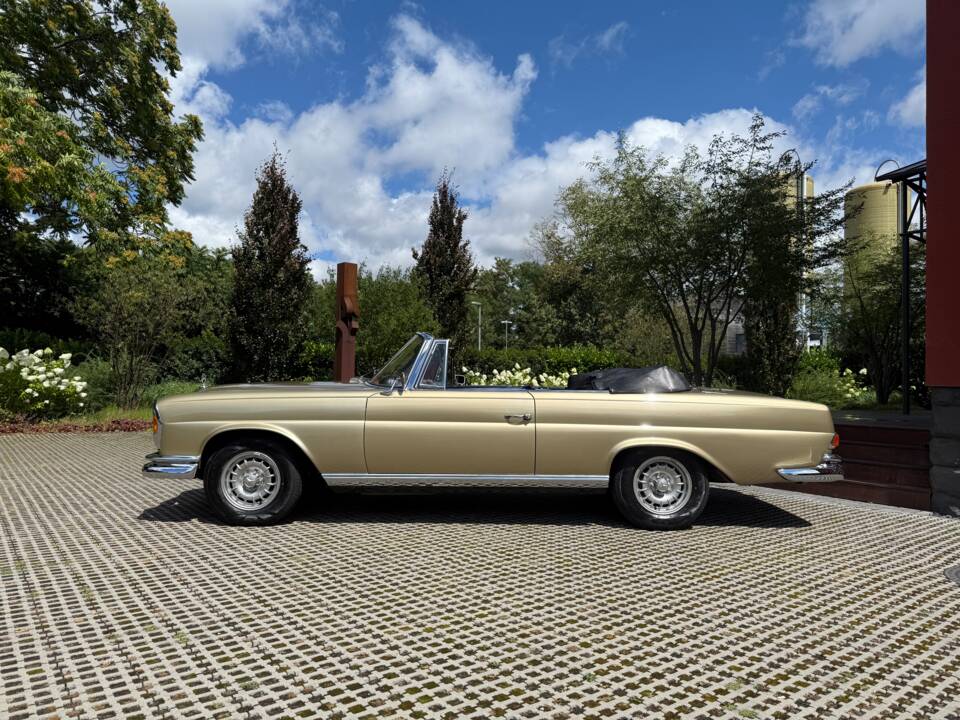 Image 36/39 de Mercedes-Benz 280 SE (1968)