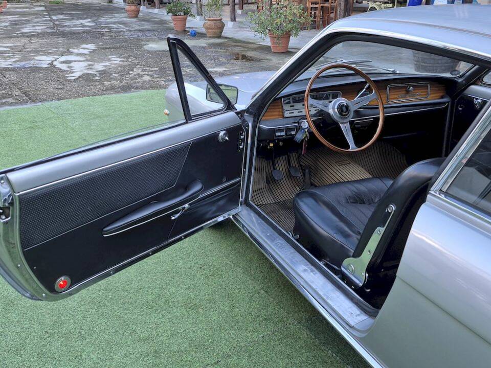 Image 20/54 de FIAT 1300 Vignale (1965)