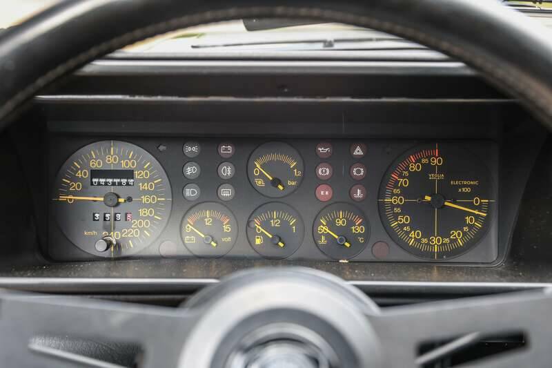 Image 34/35 of Lancia Delta HF Integrale (1991)