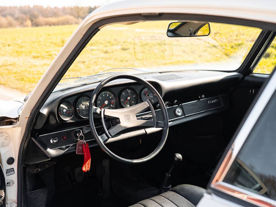 Image 24/47 de Porsche 911 2.2 S (1970)