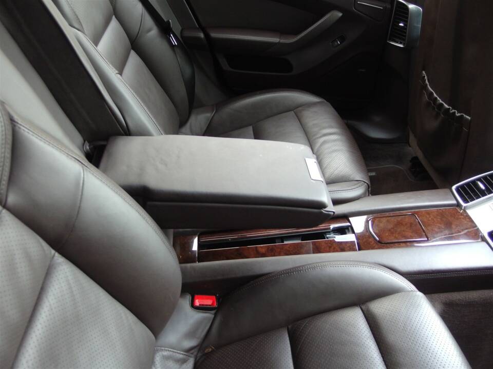 Bild 64/98 von Porsche Panamera Turbo (2009)
