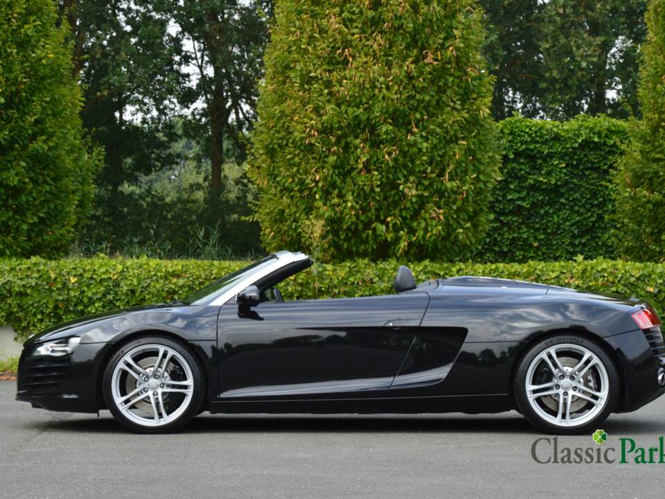 Image 2/50 of Audi R8 Spyder 4.2 FSI Quattro (2011)
