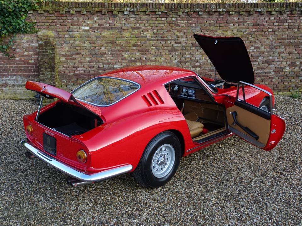 Image 46/50 of Ferrari 275 GTB (1965)