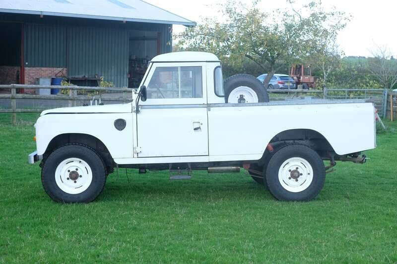 Image 12/50 of Land Rover 109 (1983)