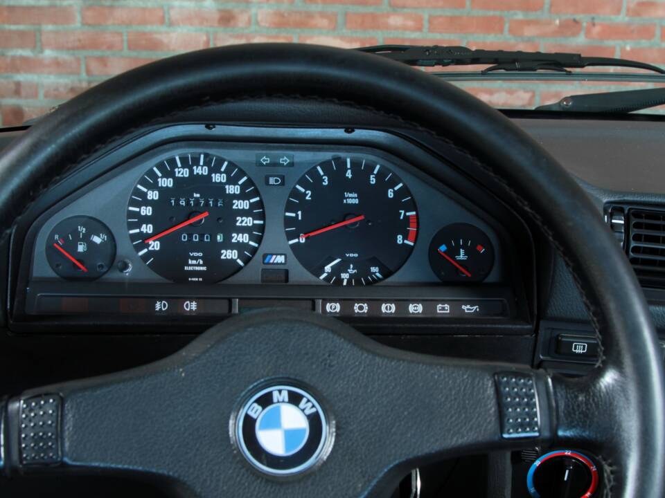 Image 36/65 of BMW M3 (1986)