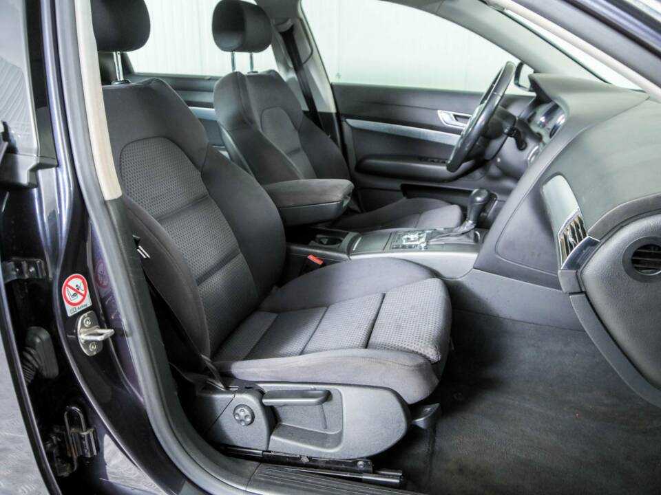 Immagine 34/45 di Audi A6 Avant 2.4 (2006)
