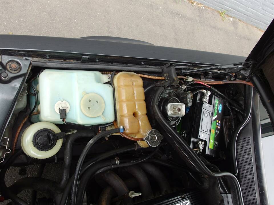 Immagine 77/98 di Mercedes-Benz 190 E 2.3-16 (1985)
