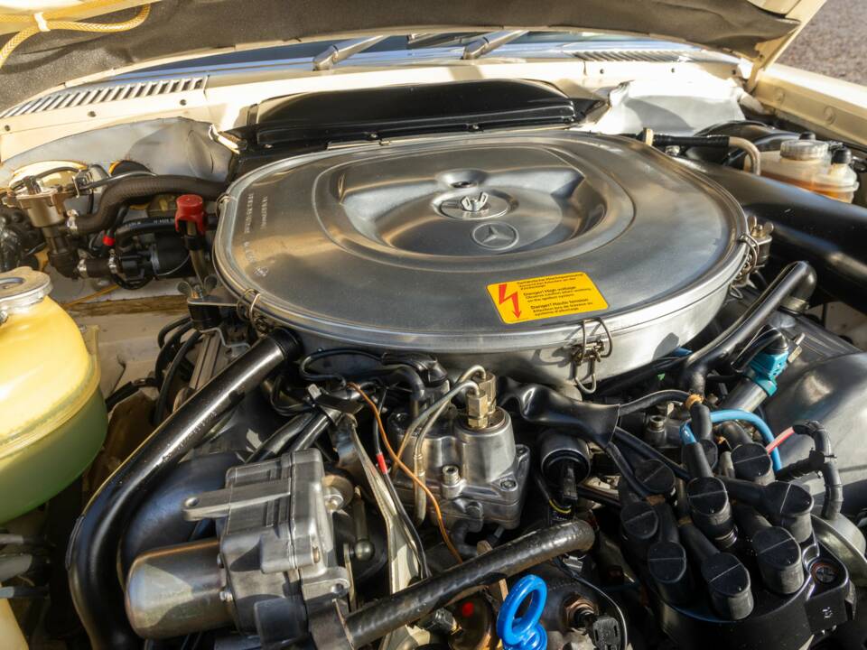 Bild 50/50 von Mercedes-Benz 380 SL (1982)