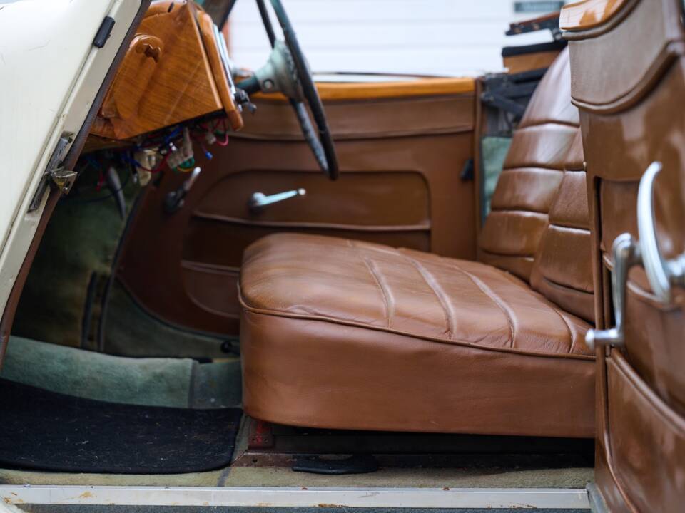 Bild 36/50 von Triumph 2000 Roadster (1949)