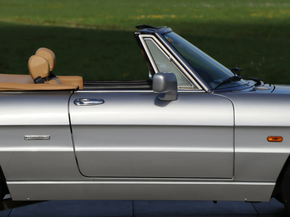 Image 6/50 of Alfa Romeo 2.0 Spider (1992)