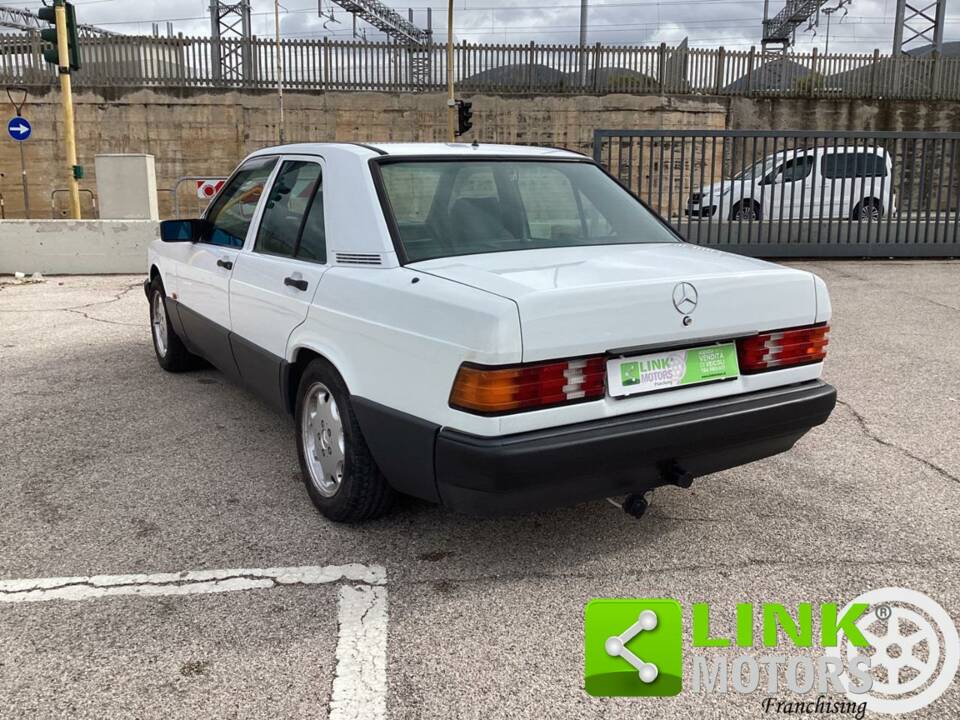 Image 7/10 of Mercedes-Benz 190 E 1.8 (1992)