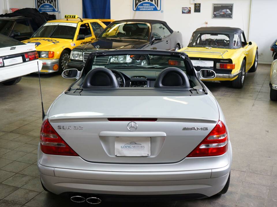 Immagine 19/50 di Mercedes-Benz SLK 32 AMG (2002)