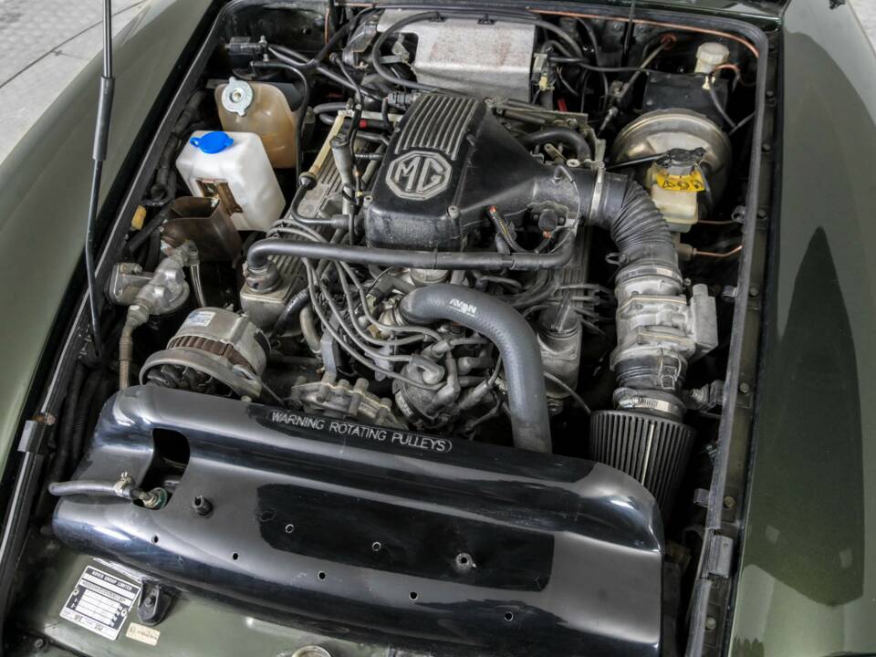 Immagine 37/50 di MG RV8 (1994)