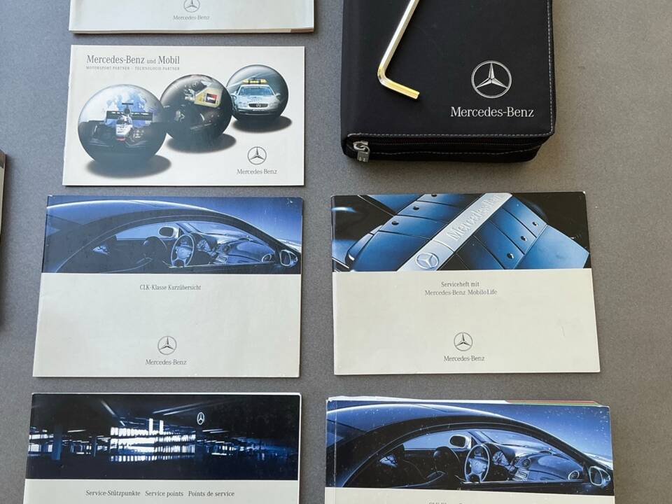 Immagine 38/41 di Mercedes-Benz CLK 320 (2003)
