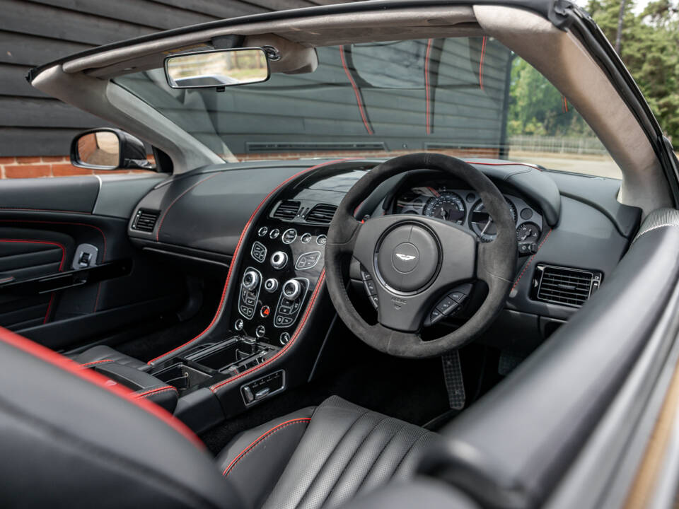 Bild 4/66 von Aston Martin DB 9 GT Volante (2016)