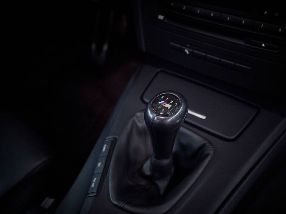 Image 78/100 of BMW M3 (2006)