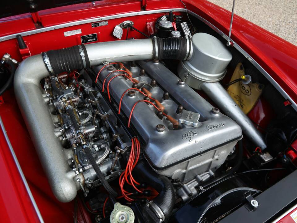 Image 23/50 of Alfa Romeo 2600 Spider (1962)