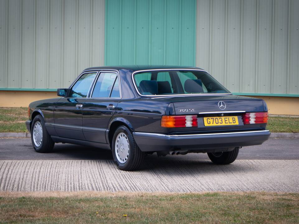 Bild 6/29 von Mercedes-Benz 300 SE (1990)