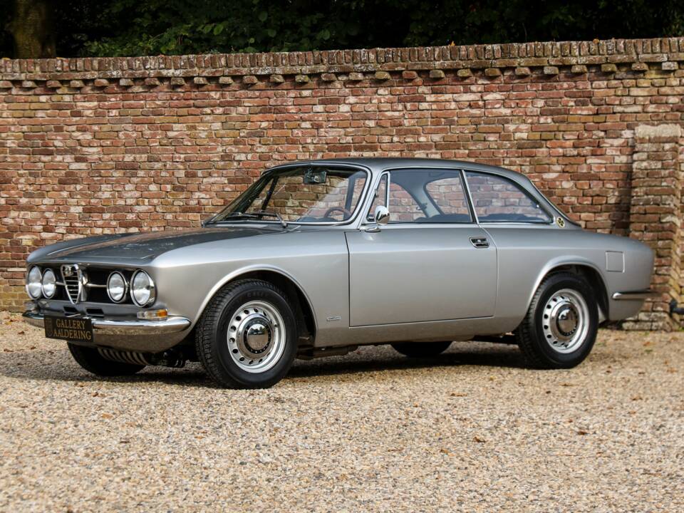 Afbeelding 11/50 van Alfa Romeo 1750 GT Veloce (1969)