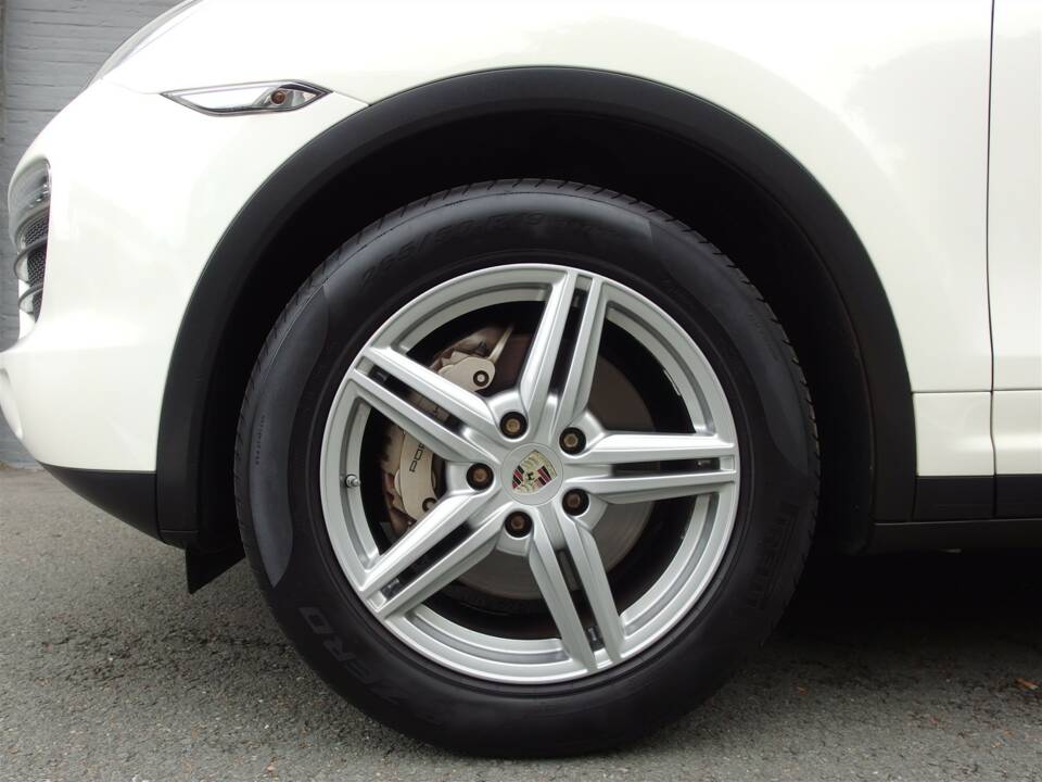 Bild 48/99 von Porsche Cayenne S (2010)