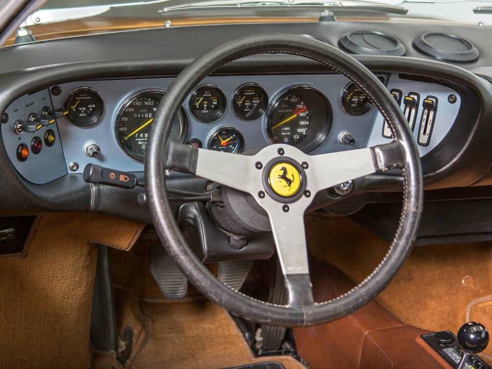 Image 13/20 of Ferrari Dino 308 GT4 (1975)