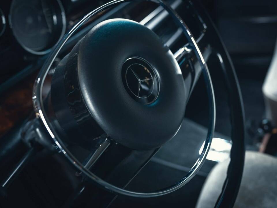 Image 12/15 of Mercedes-Benz 300 SEL 6.3 (1968)