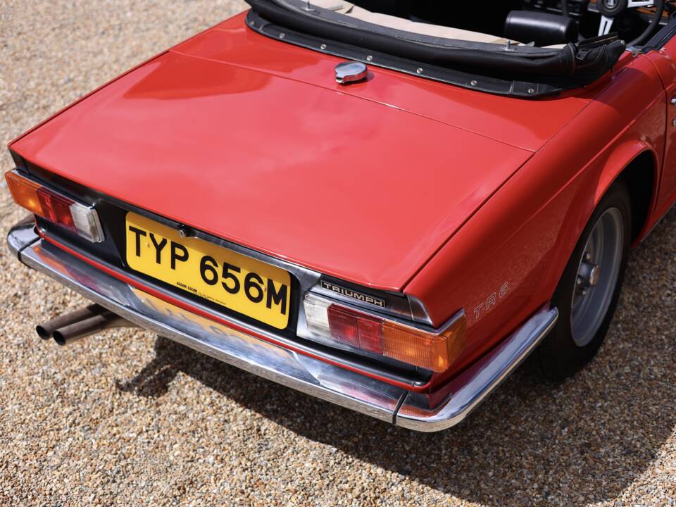 Image 19/50 de Triumph TR 6 (1973)