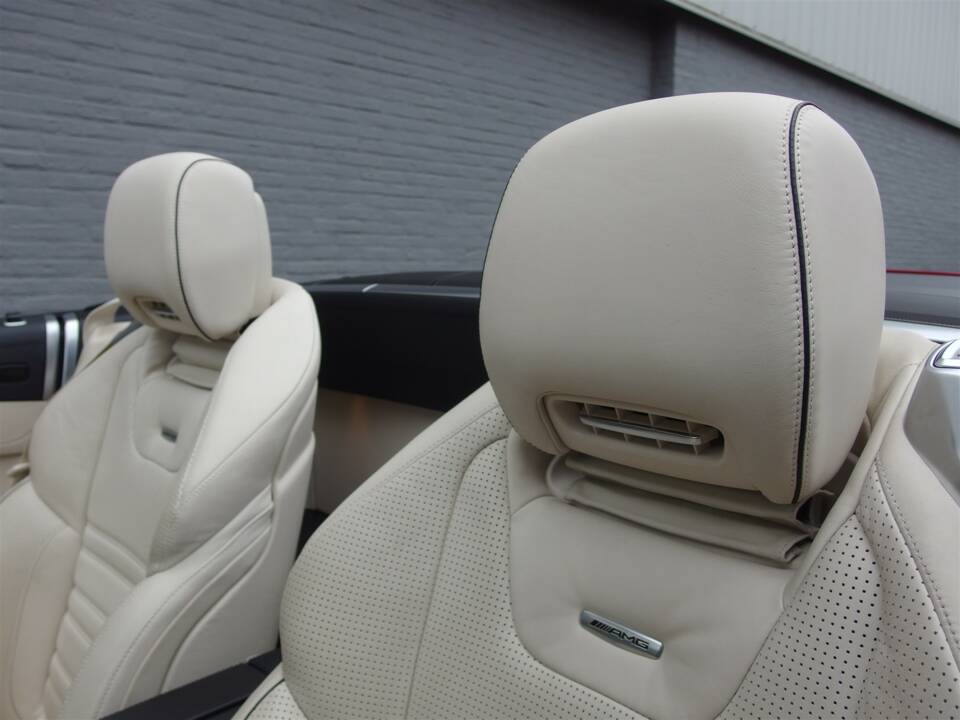 Image 40/99 of Mercedes-Benz SL 63 AMG (2012)
