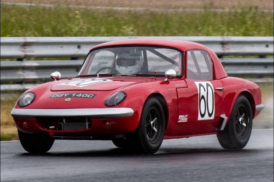 Image 2/45 of Lotus Elan (1965)