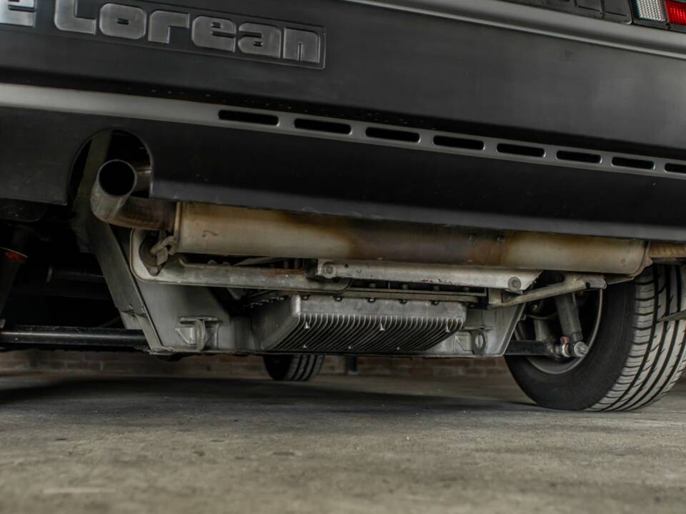 Image 28/66 of DeLorean DMC-12 (1981)