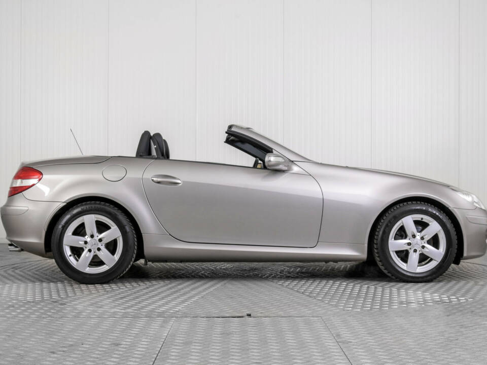 Image 11/50 of Mercedes-Benz SLK 200 Kompressor (2007)