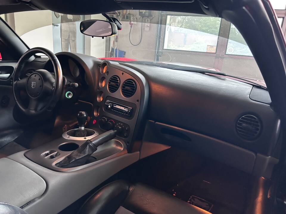 Image 19/22 of Dodge Viper SRT10 (2008)
